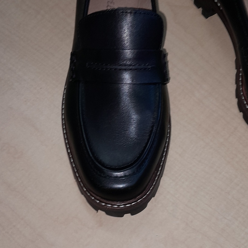 NWOT BLACK Leather Lugsole Loafers Size 8 - Picture 11 of 17